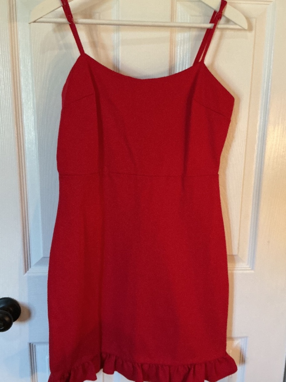 Lulus red dress with ruffle bottom sz L